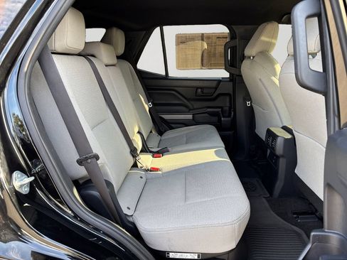 Used 2025 Toyota 4Runner SR5 AWD/4WD image 13