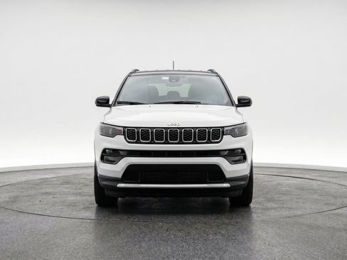 Used 2025 Jeep Compass Limited AWD/4WD image 2