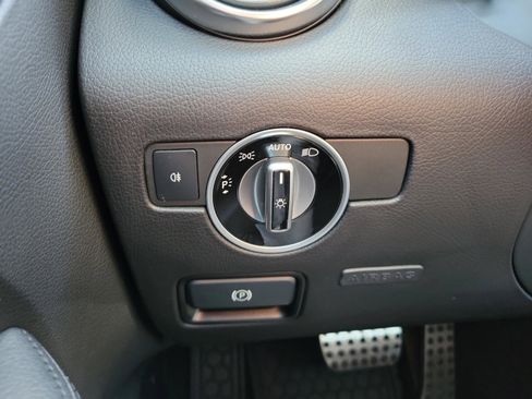 Used 2015 Mercedes-Benz SLK 250 image 13