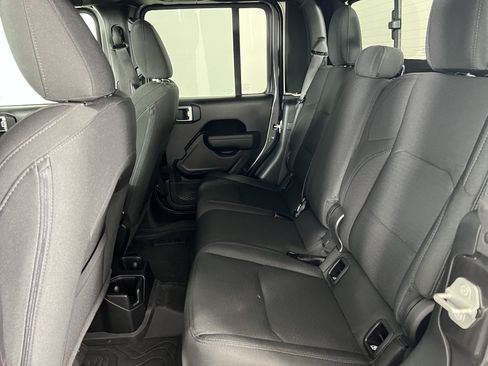 Used 2023 Jeep Gladiator Sport AWD/4WD image 18