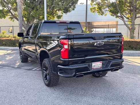 Used 2022 Chevrolet Silverado 1500 LT Trail Boss w/ LT Trail Boss Premium Package AWD/4WD image 6