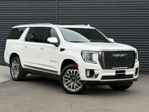 Used 2024 GMC Yukon XL Denali Ultimate AWD/4WD image 9