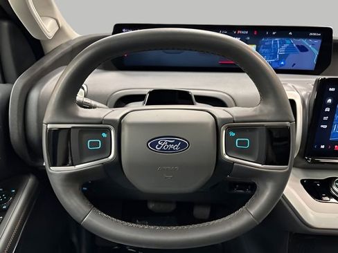 Used 2025 Ford Expedition Max Active AWD/4WD image 14