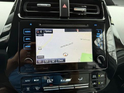 Used 2016 Toyota Prius Four image 16