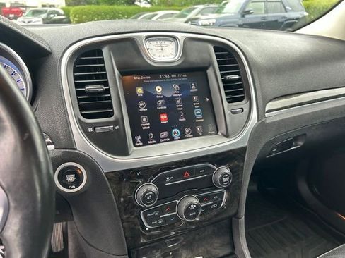 Used 2016 Chrysler 300 C RWD image 22