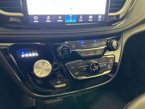 New 2027 Chrysler Pacifica Select FWD image 26