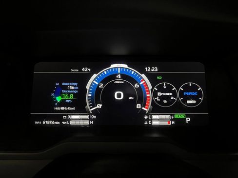 Used 2024 Toyota Tundra Platinum AWD/4WD image 27