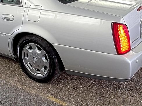 Used 2002 Cadillac De Ville w/ Comfort/Convenience Pkg FWD image 19
