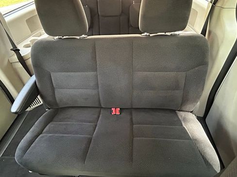Used 2019 Dodge Grand Caravan SE FWD image 13