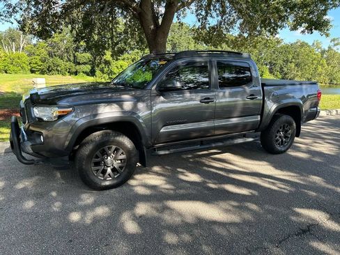 Used 2020 Toyota Tacoma SR5 RWD image 2