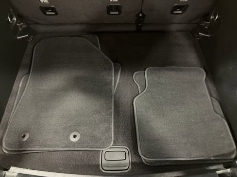 Used 2025 Jeep Compass Limited image 29