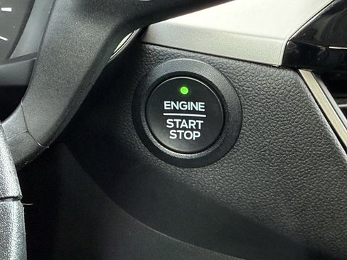 Used 2022 Ford Escape SE w/ SE Sport Appearance Package image 30