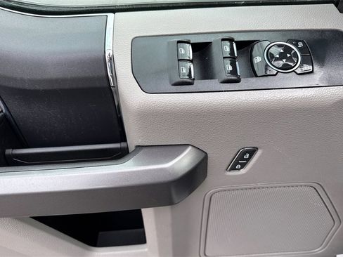 Used 2022 Ford F350 XLT w/ Camper Package image 14