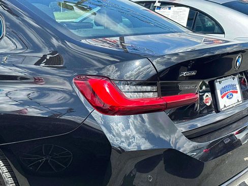 Used 2023 BMW 330i xDrive Sedan w/ Premium Package image 8