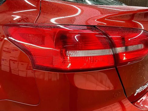 Used 2018 Ford Focus SE image 31