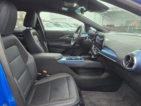 Certified 2025 Chevrolet Equinox EV LT w/ Convenience Package image 14