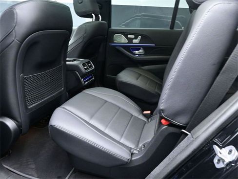Used 2022 Mercedes-Benz GLS 450 4MATIC image 21