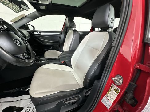 Used 2020 Volkswagen Jetta R-Line w/ R-Line Cold Weather Package image 15