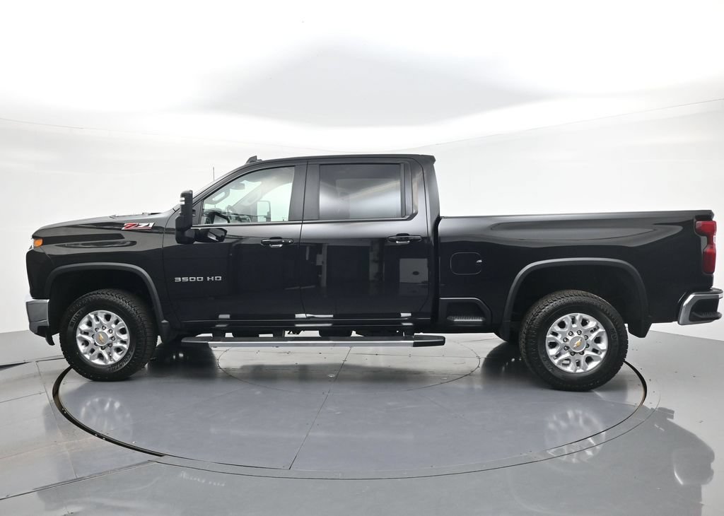 Used 2022 Chevrolet Silverado 3500 LT w/ Convenience Package AWD/4WD image 5