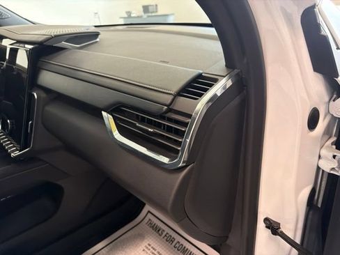 Used 2026 GMC Acadia Elevation w/ LPO, Floor Liner Package AWD/4WD image 37