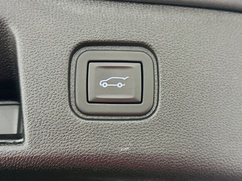 Used 2024 Chevrolet Blazer EV LT AWD/4WD image 31