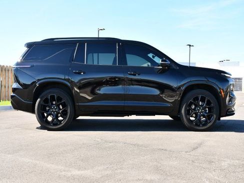 Used 2024 Chevrolet Traverse RS w/ LPO, Floor Liner Package image 10