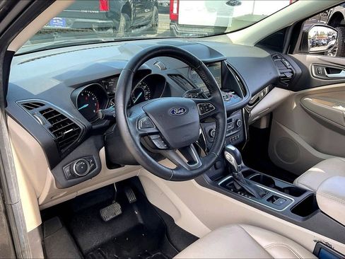Used 2019 Ford Escape Titanium w/ U9j03 - Titanium Tow Package AWD/4WD image 12