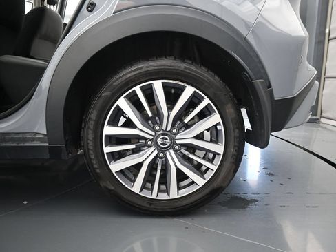 Used 2021 Nissan Kicks SV FWD image 22