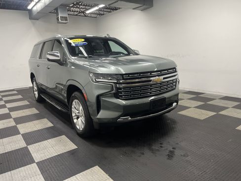 Used 2023 Chevrolet Suburban Premier AWD/4WD image 6