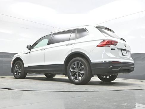 Used 2022 Volkswagen Tiguan SE AWD/4WD image 23