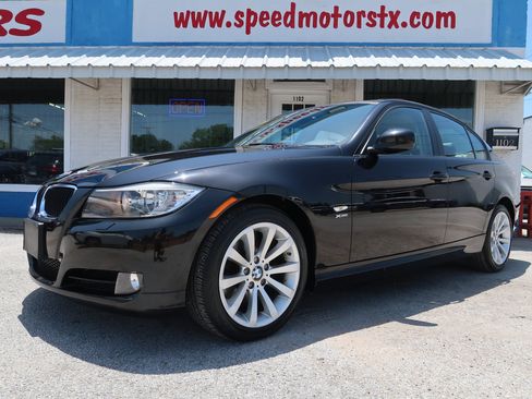 Used 2011 BMW 328i xDrive Sedan AWD/4WD image 5