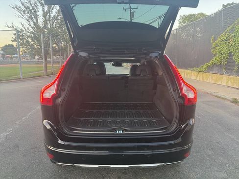 Used 2015 Volvo XC60 T6 w/ Proximity Package AWD/4WD image 7