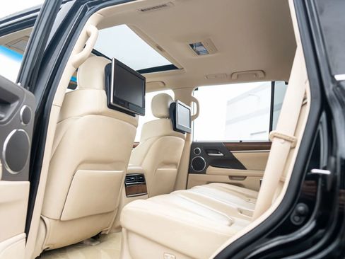 Used 2017 Lexus LX 570 4WD w/ Luxury Package image 27