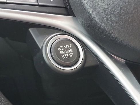 Used 2018 Alfa Romeo Stelvio Ti AWD/4WD image 16