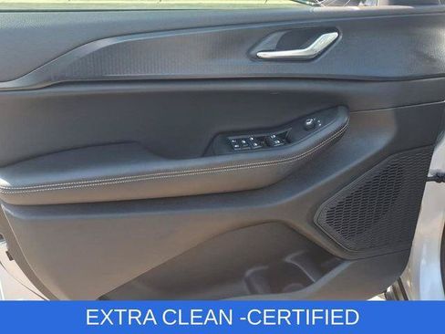 Certified 2024 Jeep Grand Cherokee Altitude AWD/4WD image 8