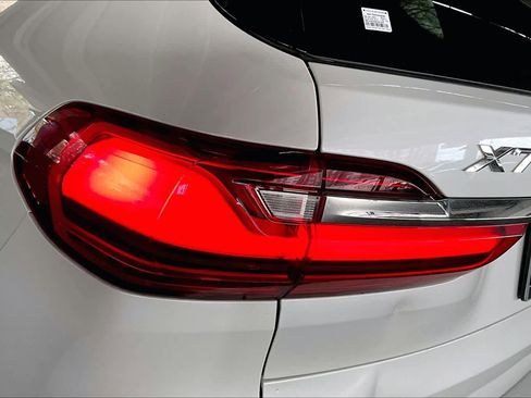 Used 2019 BMW X7 xDrive50i w/ M Sport Package image 28