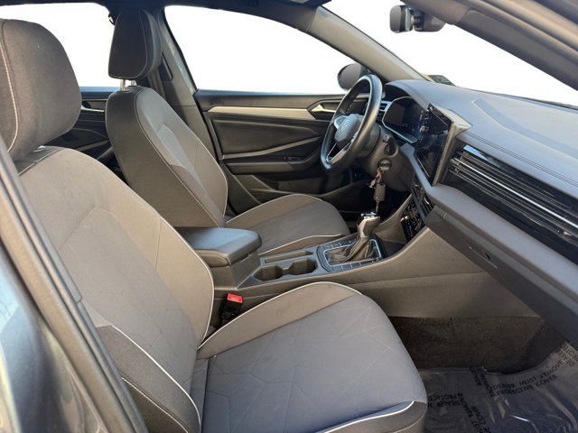 Used 2025 Volkswagen Jetta Sport FWD image 12