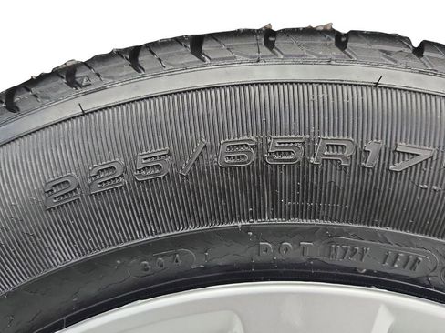 Used 2017 Nissan Rogue S image 31