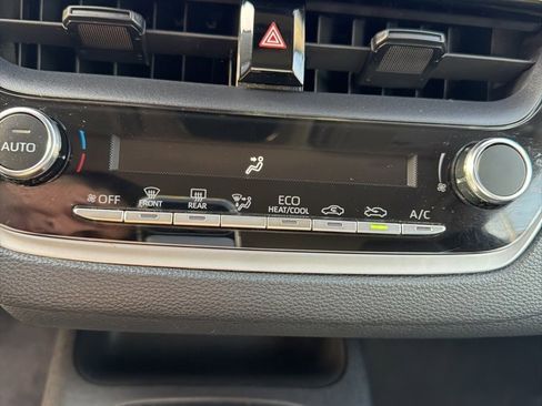 Used 2023 Toyota Corolla LE image 21