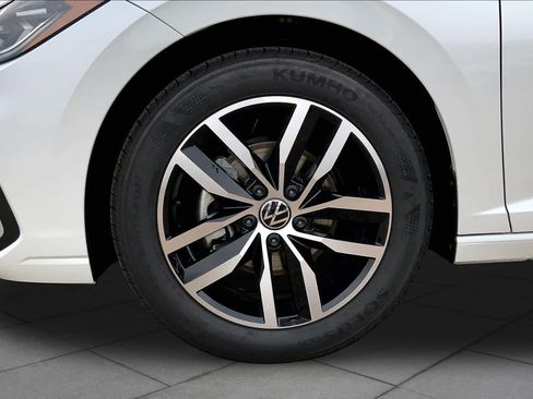 New 2026 Volkswagen Jetta SE FWD image 12