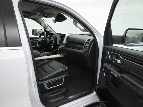 Used 2022 RAM 1500 Laramie AWD/4WD image 15