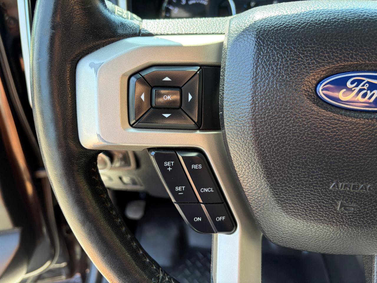 Used 2019 Ford F250 Lariat w/ Lariat Ultimate Package AWD/4WD image 18
