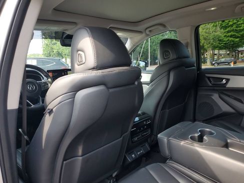 Certified 2024 Acura MDX FWD w/ Technology Package image 12