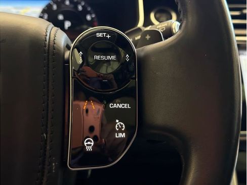 Used 2019 Land Rover Range Rover HSE image 25