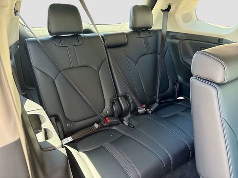 Used 2025 Honda Pilot Touring image 28