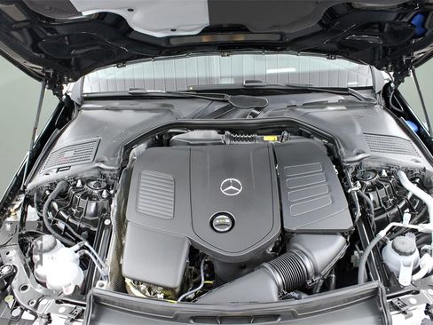 Used 2025 Mercedes-Benz C 300 Sedan image 33