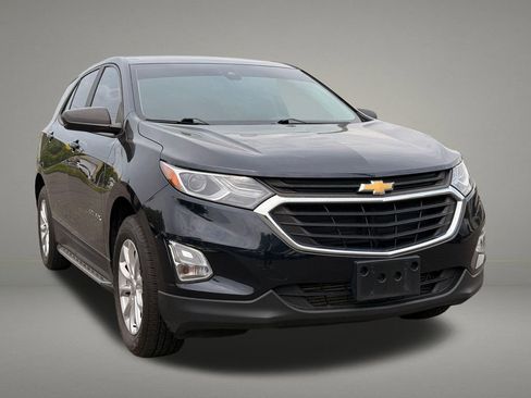 Used 2020 Chevrolet Equinox LS w/ LPO, Cargo Package AWD/4WD image 8