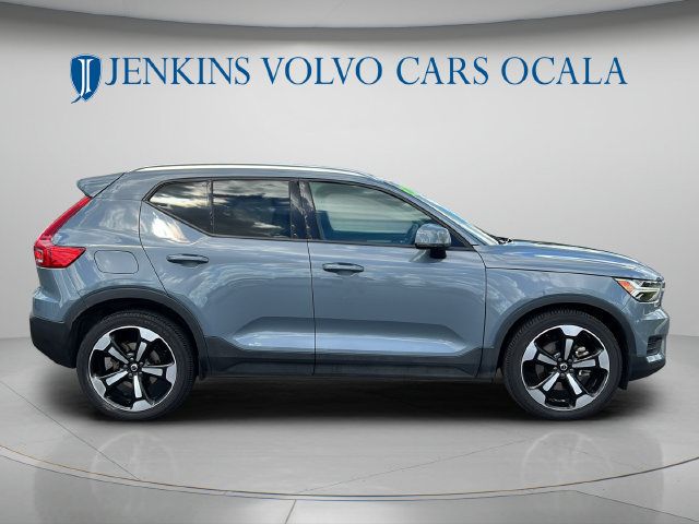Used 2020 Volvo XC40 T5 Momentum AWD/4WD image 2