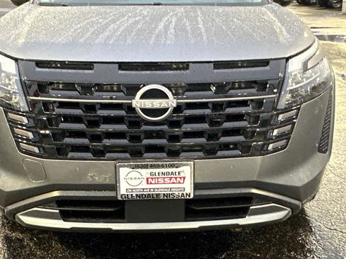 New 2026 Nissan Pathfinder Platinum image 8