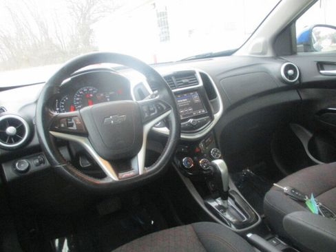 Used 2018 Chevrolet Sonic LT w/ Convenience Package image 7